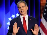 U.S. Treasury Secretary Criticizes Carney's China Trade Shift, Warns of Tariff Consequences