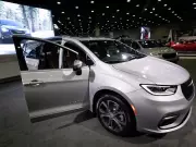 Windsor-Made Chrysler Pacifica Gets 2026 Revamp as Sales Surge 95%