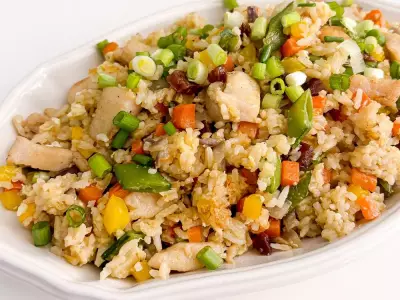 Asian Chicken Fried Rice: A Quick and Flavorful Weeknight Dinner Solution