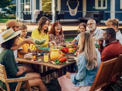 Dear Abby: Navigating Awkward Friendships and Family Dynamics in Modern Relationships