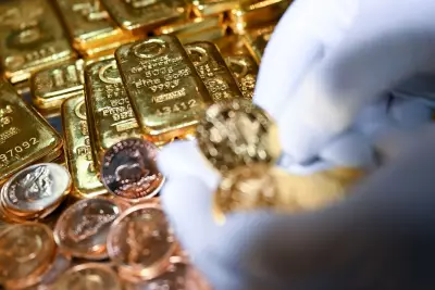Gold Prices Climb as U.S. Dollar Weakens Ahead of Key Economic Data
