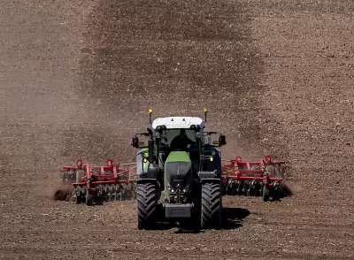 Nova Scotia Agriculture: Economic Impact Rises to $900M Despite Farm Decline