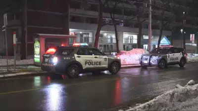 Toronto Police Investigate Late-Night Stabbing, 26-Year-Old Suffers Minor Injuries