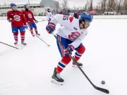 Alex Newhook Returns Early from Injury to Boost Canadiens Against Islanders