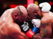 Boxer's Toupee Flies Off During Heavyweight Bout at Madison Square Garden