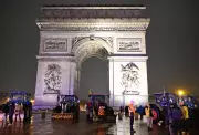 Paris Police Shoot Knife-Wielding Attacker at Arc de Triomphe