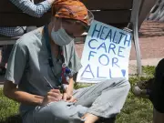 Quebec Health Authority Scrambles After 33 Doctors Quit Over Bill 2 Pay Law