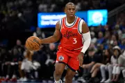 Raptors Acquire Chris Paul in Multi-Team Trade, Eyeing Financial Flexibility
