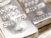 Silver's Spectacular Rally Crashes, Trapping Retail Investors in Volatile 'Death Trap'