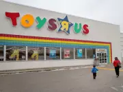 Toys 'R' Us Canada Halts Gift Card Acceptance Amid Financial Turmoil