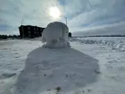 Winnipeg Students Craft Mesmerizing Ice Sculptures Inspired by Festival du Voyageur