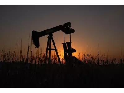 Brent Oil Surges Above $100 Amid Iran's Strait of Hormuz Closure Vow