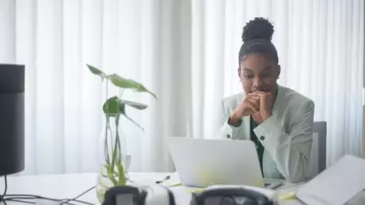 Career Expert Explains 'Job Hugging' and When It's Time to Move On