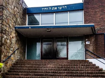 Four Teenagers Arrested After Explosion and Fire at Rotterdam Synagogue