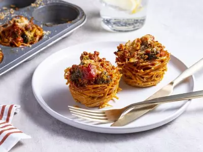 Muffin Tin Magic: Baked Spaghetti Cups Redefine Kitchen Versatility