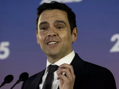 Quebec Liberals Urge Suspension of Constitution Process Until After Election