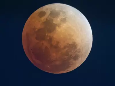 Rare 'Blood Moon' Lunar Eclipse Captivates Early Bird Skywatchers Across Canada