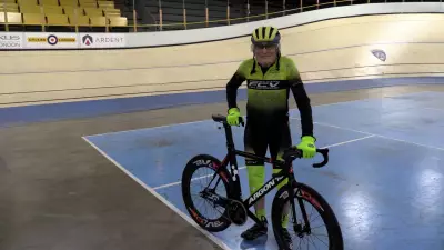 Retired London Doctor, 85, Completes 85 Velodrome Laps, Inspiring All