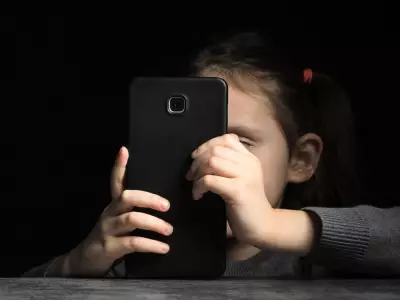 Windsor-Essex Youth Face Screen Time Crisis: Health Unit Launches Education Campaign