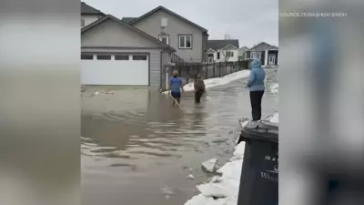 Winnipeg Homeowners Battle Flooded Streets Amid Spring Thaw