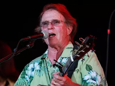 Woodstock Legend 'Country' Joe McDonald Dies at 84, Leaves Legacy of Counterculture Music
