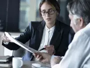 Choosing the Right Financial Adviser: Experience vs. Communication Skills