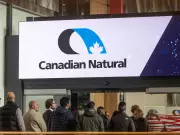 CNRL Delays $8.25 Billion Mine Expansion Amid Carbon Policy Uncertainty