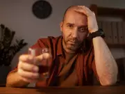 Dear Abby: Alcoholic Ex Refuses to Accept Relationship is Over, Advice Given