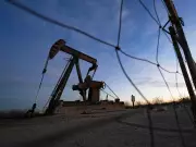 Iran Conflict Oil Surge May Elevate Canada's Economic Growth and Inflation