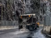 Montreal's Ice Storm Aftermath: Thursday's Openings and Closures Guide