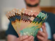 Navigating Inheritance: The Warm Hand Approach in Canadian Wealth Transfer