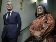 Poll Reveals Canadians' Strong Opposition to MPs Switching Parties Without Consequences