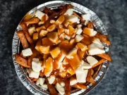 Quebec's Cheese Curd Designation Sparks Debate on Protectionism vs. Tradition