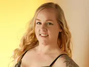 SUNshine Girl Brooke: An Outdoors Enthusiast Ready for Summer Fun