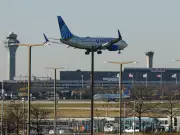 United Airlines Enforces Headphone Rule: Passengers Face Removal for Non-Compliance