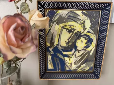 98-Year-Old Auto Design Legend Uses Art to Aid Ukraine War Victims