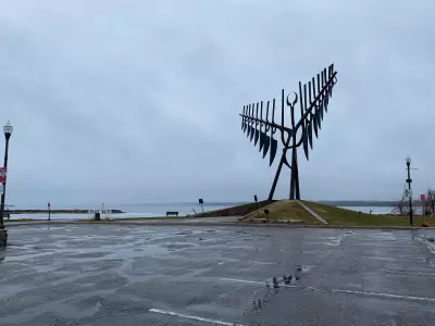 Barrie's Brief Warm Spell: 17°C Thursday Before Snow and Freezing Rain Return