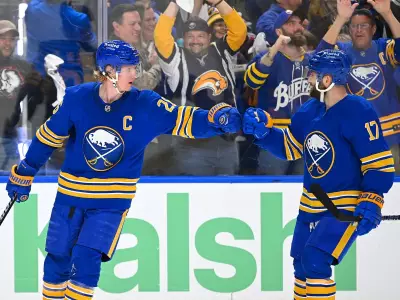 Buffalo crowd sings O Canada after anthem singer's mic fails