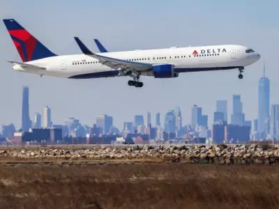 Delta Pilots' Wrong Tower Contact During LaGuardia Landing Averts Disaster