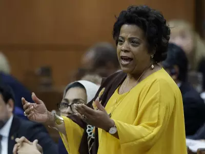 Federal Health Minister Warns Alberta on Private Care Law Compliance