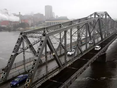 Federal Study Explores Tram Return to Alexandra Bridge Replacement