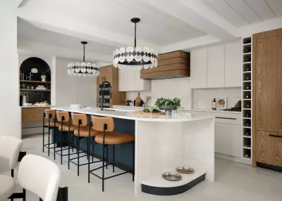 Kitchen Design Debate: Islands vs. Peninsulas in Modern Homes