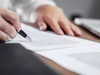 Navigating Strata Notice Requirements: A Guide to Timing and Delivery Methods