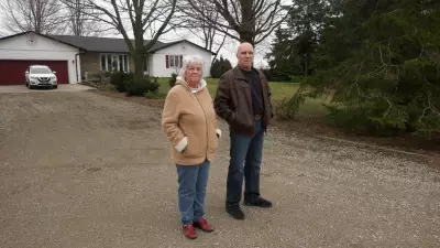 Norwich Couple Advocates for Speed Signs After Fatal Oxford County Crash