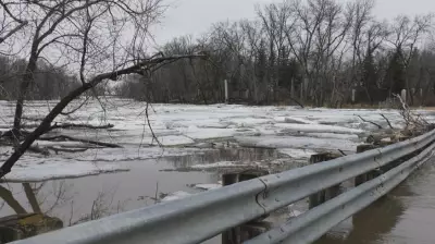 Red River Rising: Ice Jams Trigger Flood Concerns in Winnipeg