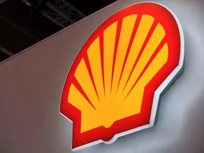Shell's Decade of Deals in Canada: From Oilsands to Natural Gas Shift