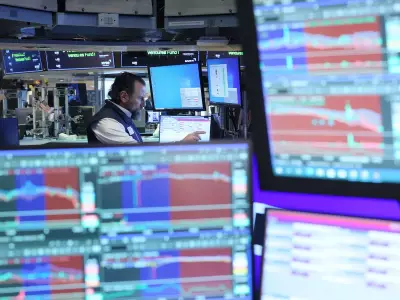 Software Stocks Tumble as AI Disruption Fears Intensify Market Selloff