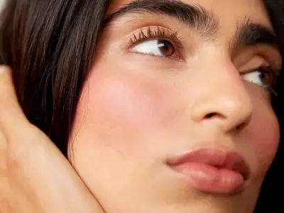 Sona Cosmetics: Canadian Beauty Brand Targets Gen Z with Trend-Driven Makeup