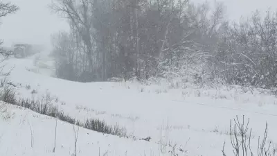 Spring Snowstorm Dumps 35 cm in Southern Alberta, One Community Hit Hardest