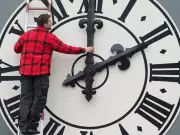 Alberta Tables Bill to Make Daylight Saving Time Permanent, Ending Clock Changes